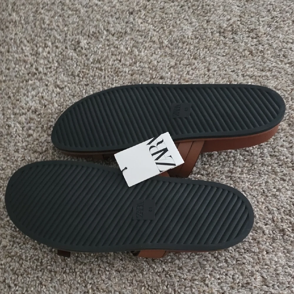 Zara Brown Sandals with Gold Buckles - Picture 3 of 3